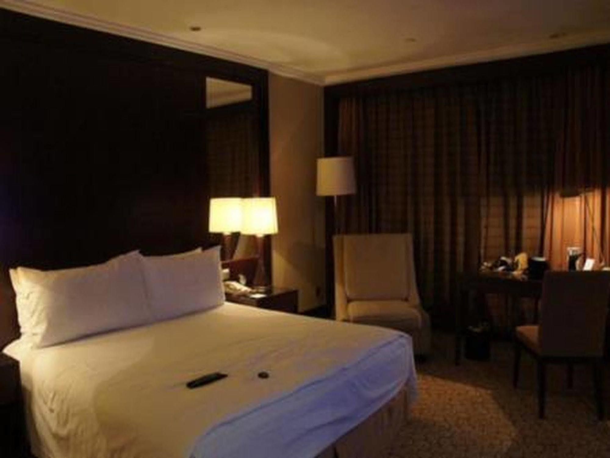 Golden Eagle Summit Hotel Downtown Nanjing  Exterior foto